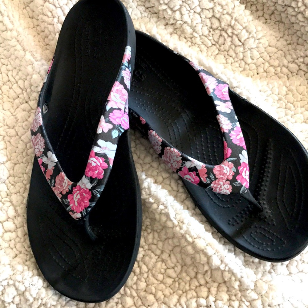 Crocs sandals, size 9w, floral pattern